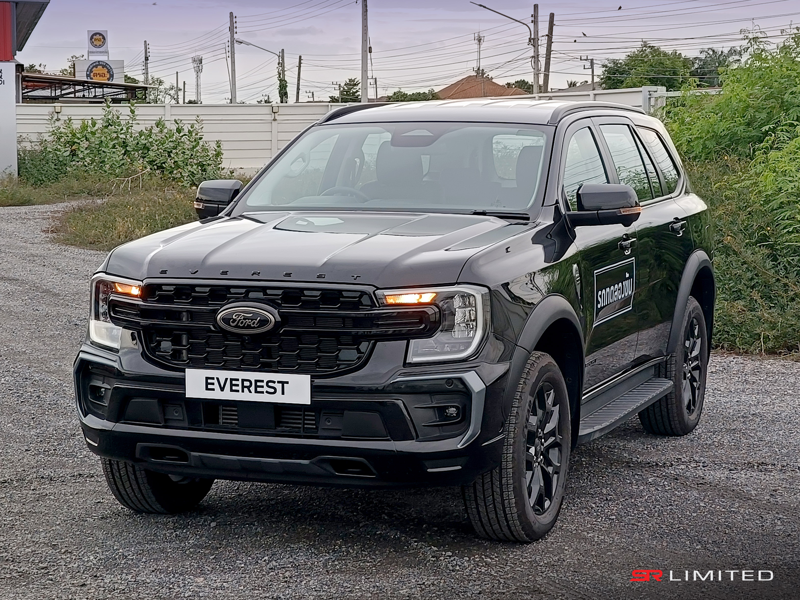 ชุดแต่งรถ-สเกิร์ต-อุปกรณ์แต่งรถ Ford Everest 2022 2023 2024 Next-Gen ทรง SR-Limited