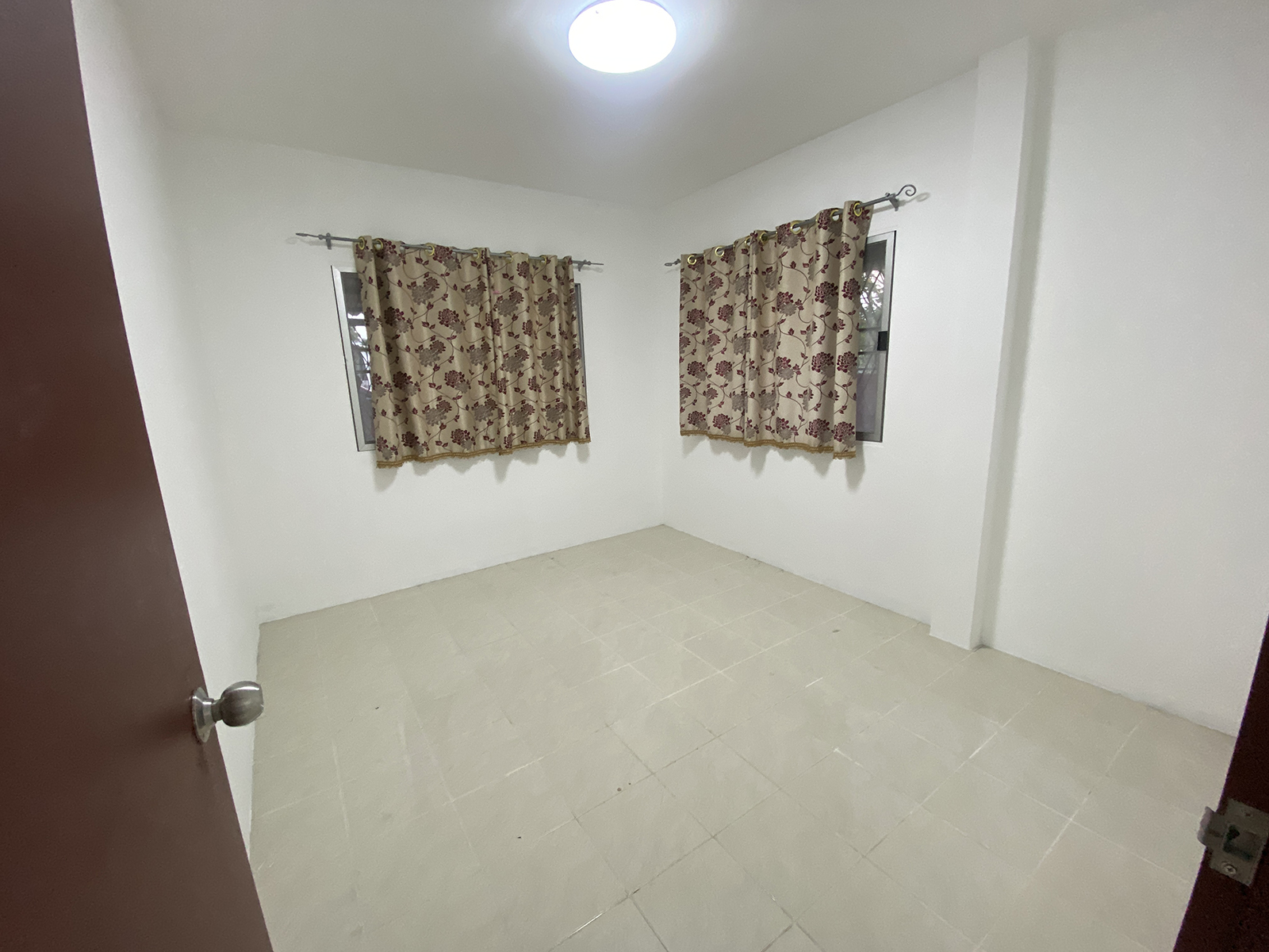 81588-ขายทาวน์เฮ้าส์ หมู่บ้านศิลาทอง เสม็ด ชลบุรี