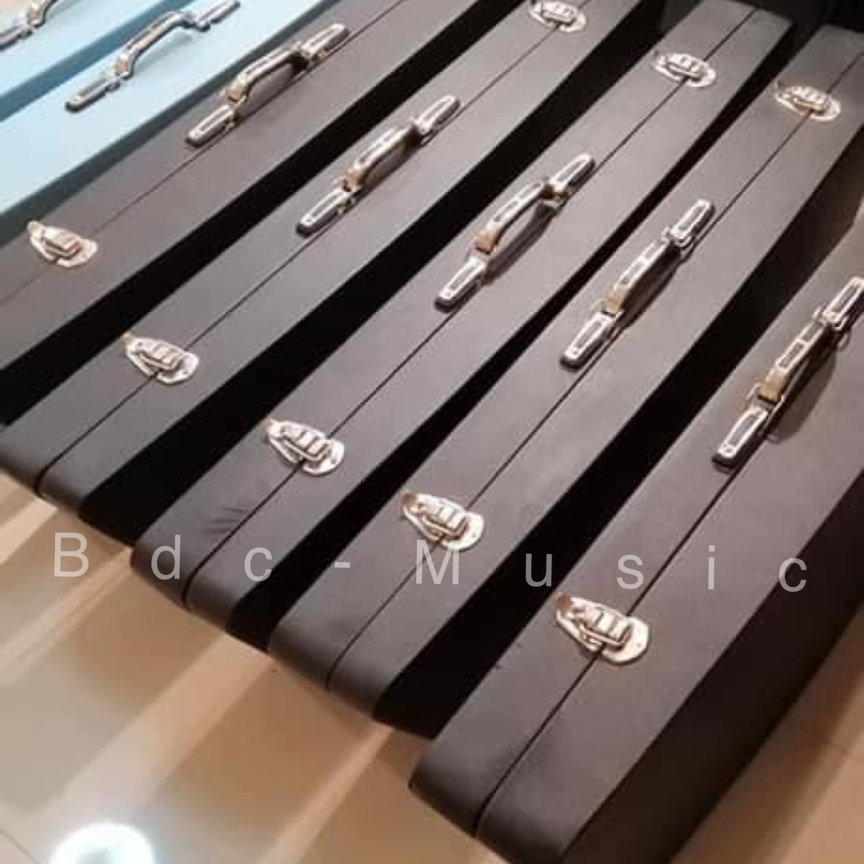 ขิมคางหมู 7 หย่อง ไม้สักทอง สนใจสั่งสินค้า Line:@bdc_music หรือ โทร 086-2032849