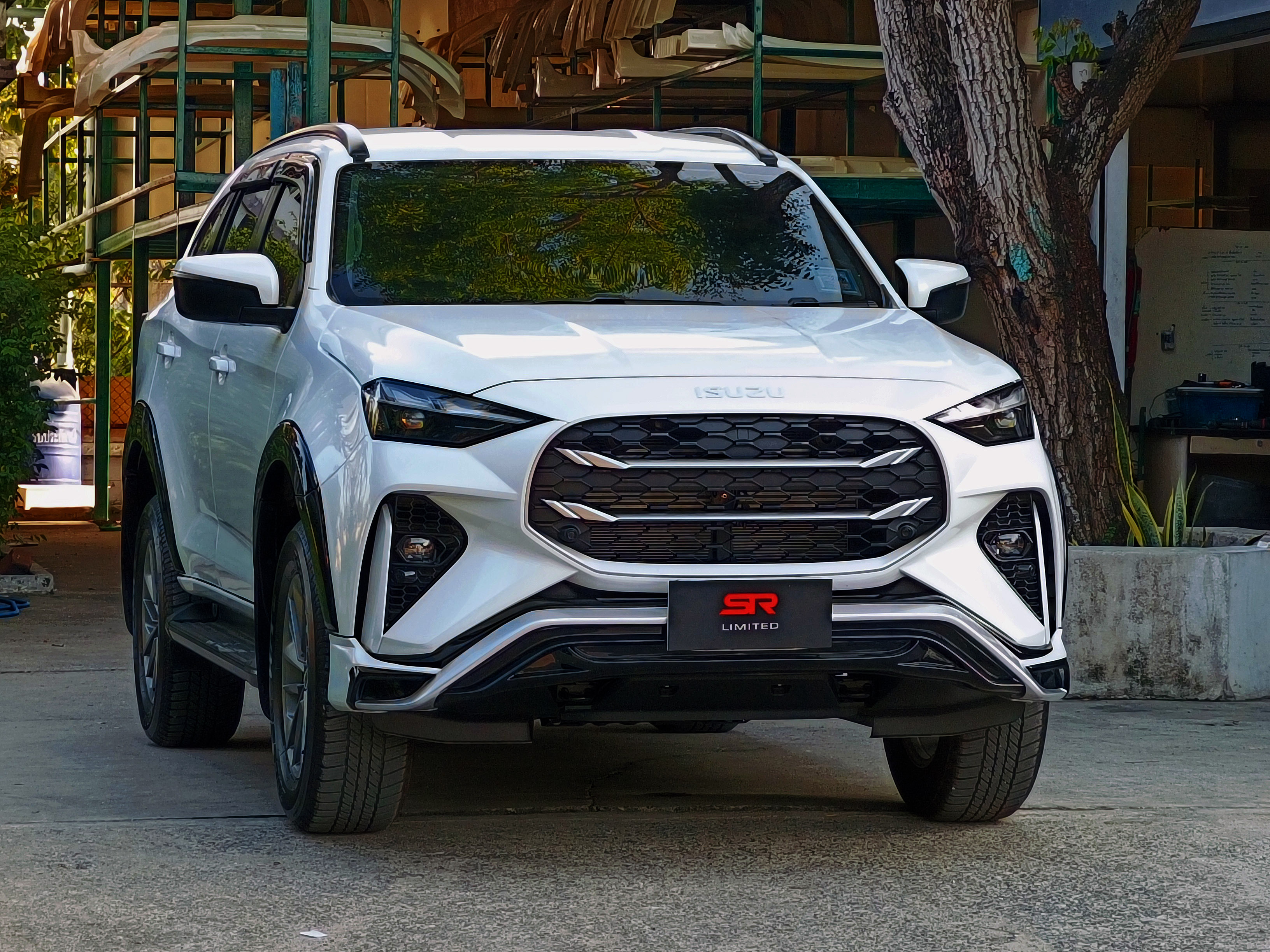 ชุดแต่งรถ All New Isuzu Mu-X 2024-2025 "SR-Limited"