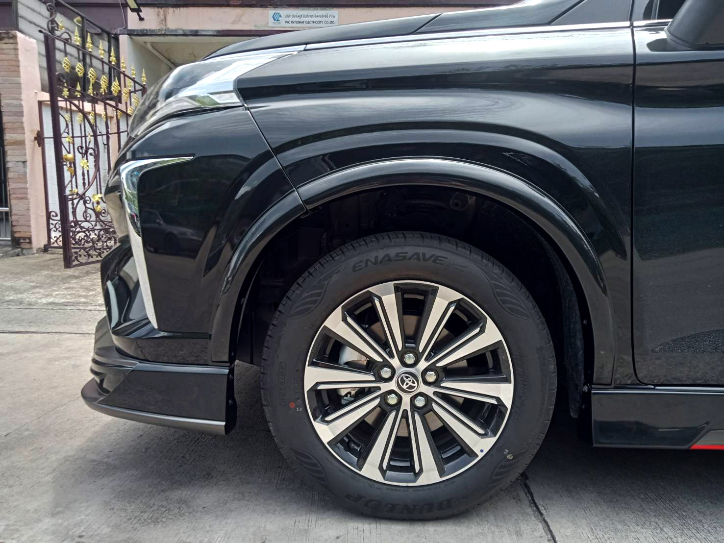 ชุดแต่งรถ-สเกิร์ต-สปอยเลอร์ Toyota Veloz 2022 ทรง SR-Limited