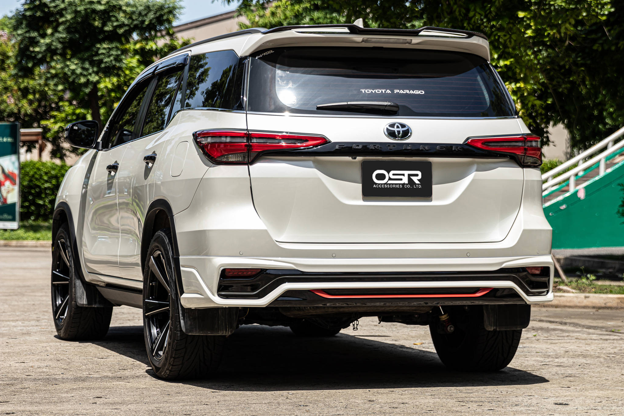 ชุดแต่งรถ-สเกิร์ต-อุปกรณ์แต่งรถ Toyota Fortuner 2020 รุ่นมาตรฐาน (Facelift) ทรง Fair FD-4