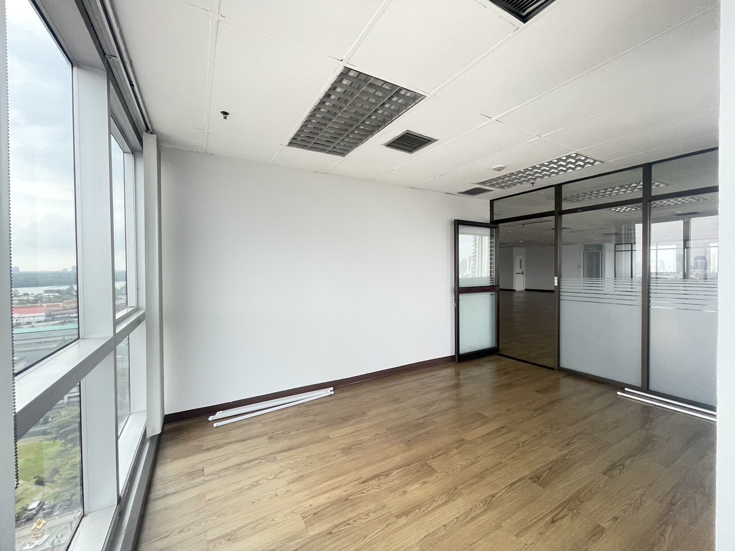 83457- ด่วน!! โปรโมชั่นลดราคา!! ให้เช่า อาคาร เจ.เพลส ทาวเวอร์ ช่องนนทรี กรุงเทพ