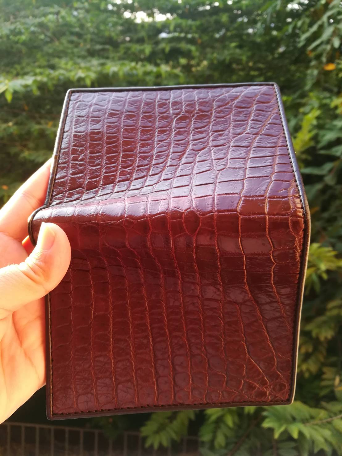 กระเป๋าหนังจระเข้แท้ทรงตั้ง หนังท้อง