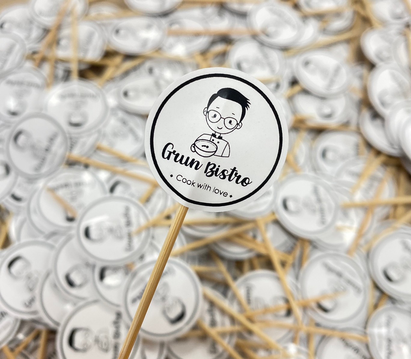 FOOD FLAG ธงปักอาหารก้าน 6.5 cm (ค็อกเทล)ไดคัทมาตราฐาน