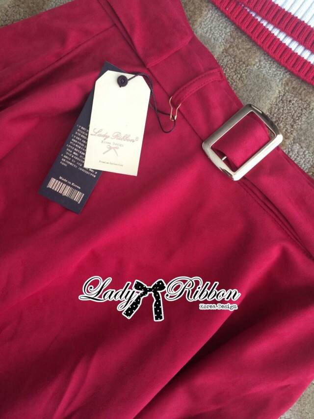 SALE++D7607**อก40**เซ็ตเสื้อสเวตเตอร์ปักลายเชอร์รี่และกระโปรงคาดเข็มขัด ตัวเสื้อเก๋มาก เป็นสเวตเตอร์ปักลายเชอร์รี่ไว้ใส่หน้าหนาวอากาศเย็นสบาย มาพร้อมกระโปรงทรงบานนิดๆ ประดับเข็มขัดที่เอว เนื้อผ้า เสื้อ Knit 100% ปักลายละเอียดเเน่น กระโปรง Polyester 100% ซ