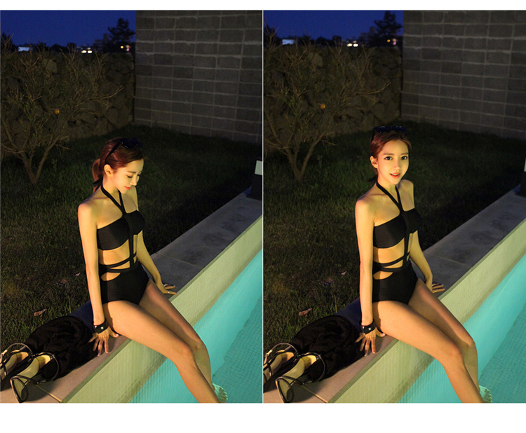 ชุดว่ายน้ำสีดำ