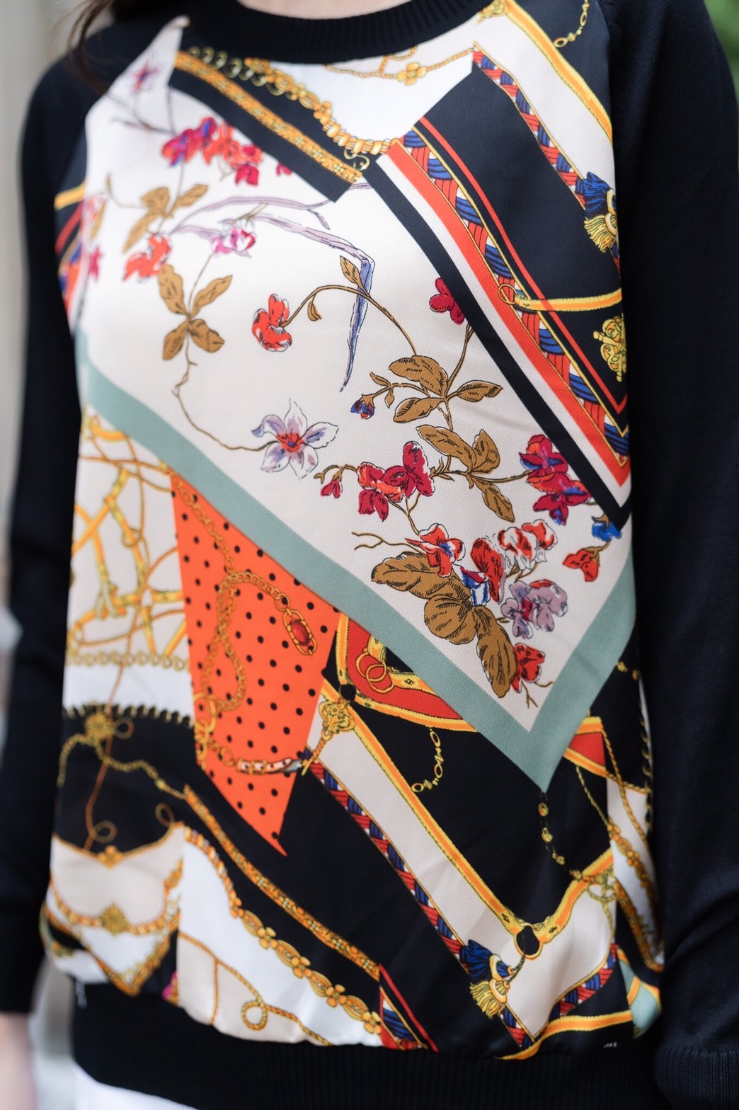 SaLe++#Cutie Minute B3255**เสื้อไหมพรมเนื้อบางเกรดพรีเมียม เนื้อแน่นสวยมากค่ะ ไหมพร้อมด้านหลังยืดได้เยอะค่ะ ด้านหน้าใช้ผ้าซาตินSilk พิมพ์ลาย สวยสุดๆเลยค่ะ เสื้อทรงเรียบง่าย วัยไหนใสก็สวยค่ะ ใส่คู่กับตัวไหนๆก็สวยนะคะ อก ฟรีไซส์ 44" (ก่อนยืด) เอว ฟรีไซ