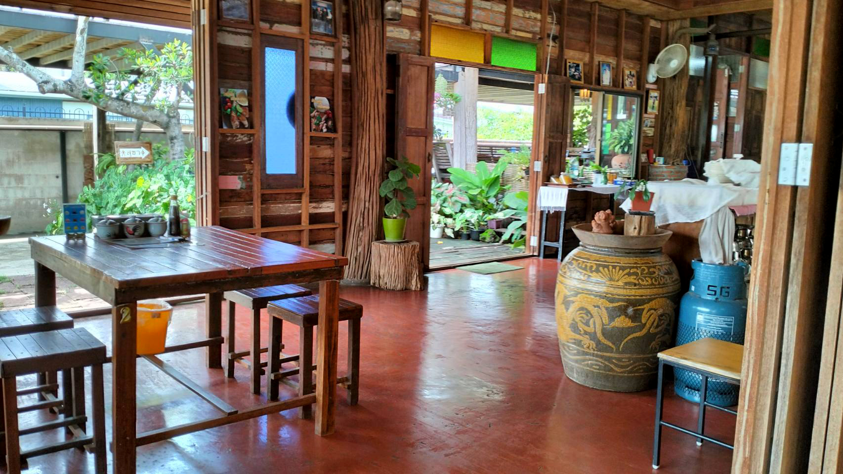 81551-ขายที่ดินพร้อมอาคาร อำเภอเมือง จังหวัดลพบุรี