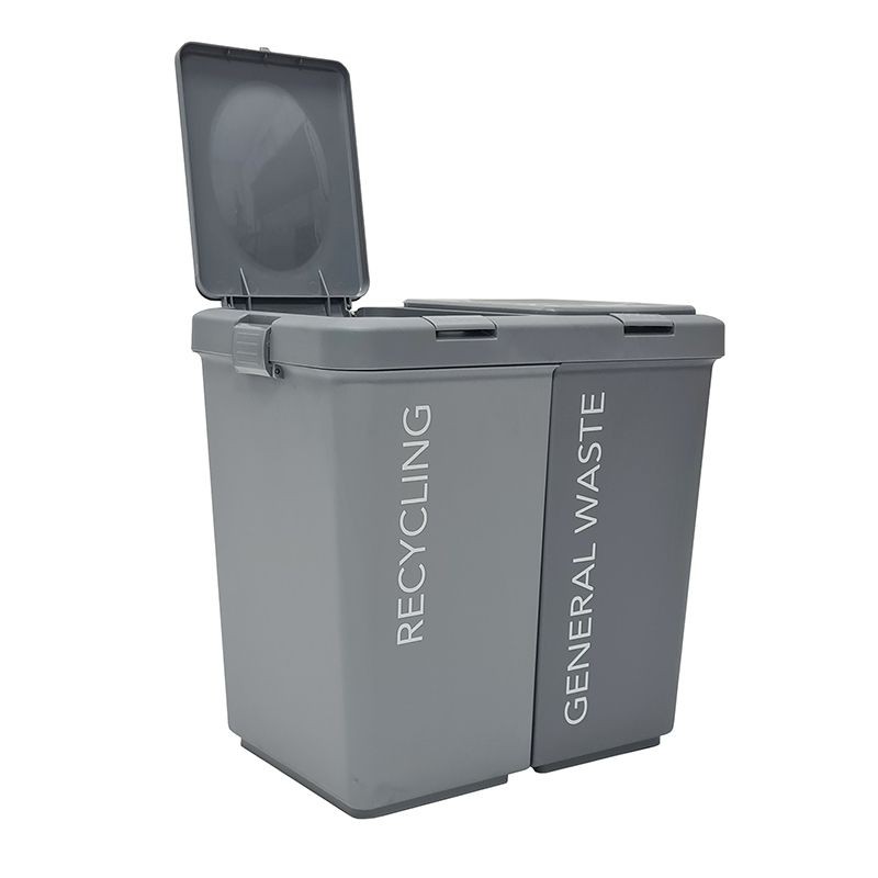 ถังขยะ 2 ช่อง พร้อมฝากด API รุ่น 130 ขนาด 44 x 29 x 42.5 ซม. สีเทา ผลิตจากพลาสติก PP เนื้อหนา คุณภาพดี