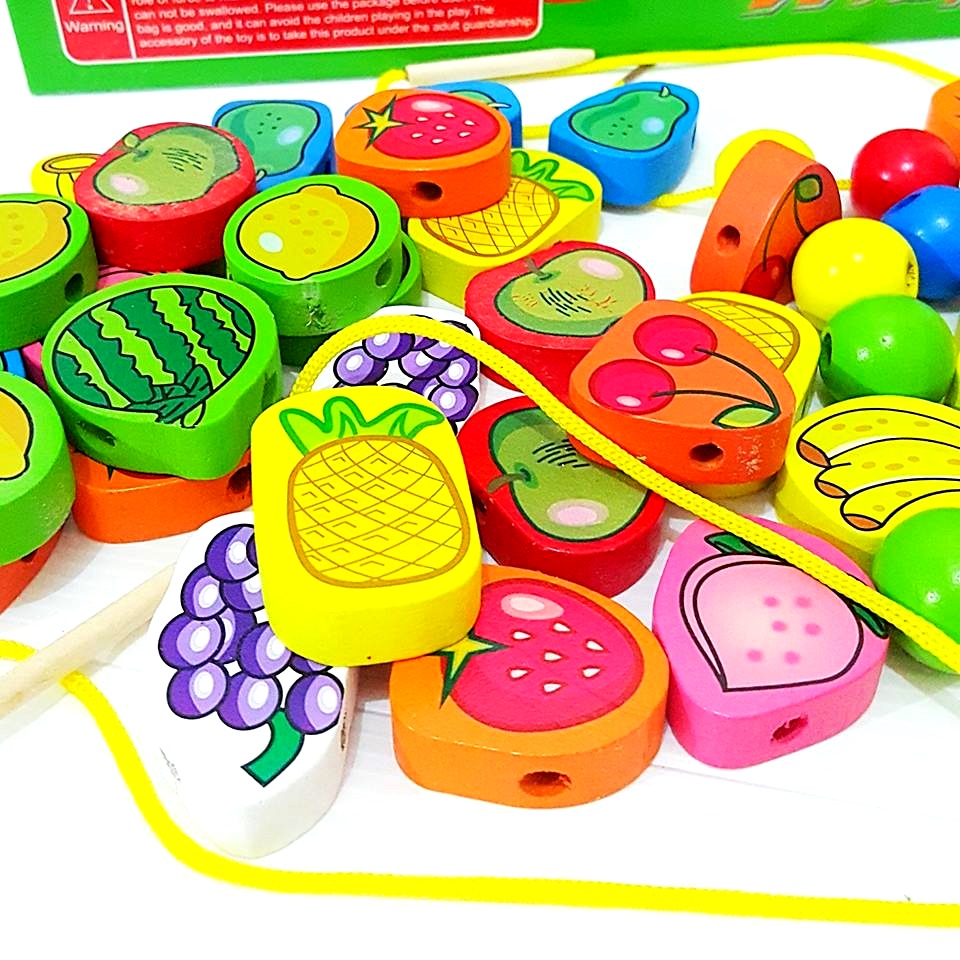 ร้อยเชือกผลไม้ 56 ชิ้น พร้อมไม้ร้อยเชือก 2 เส้น (มีไม้นำ)