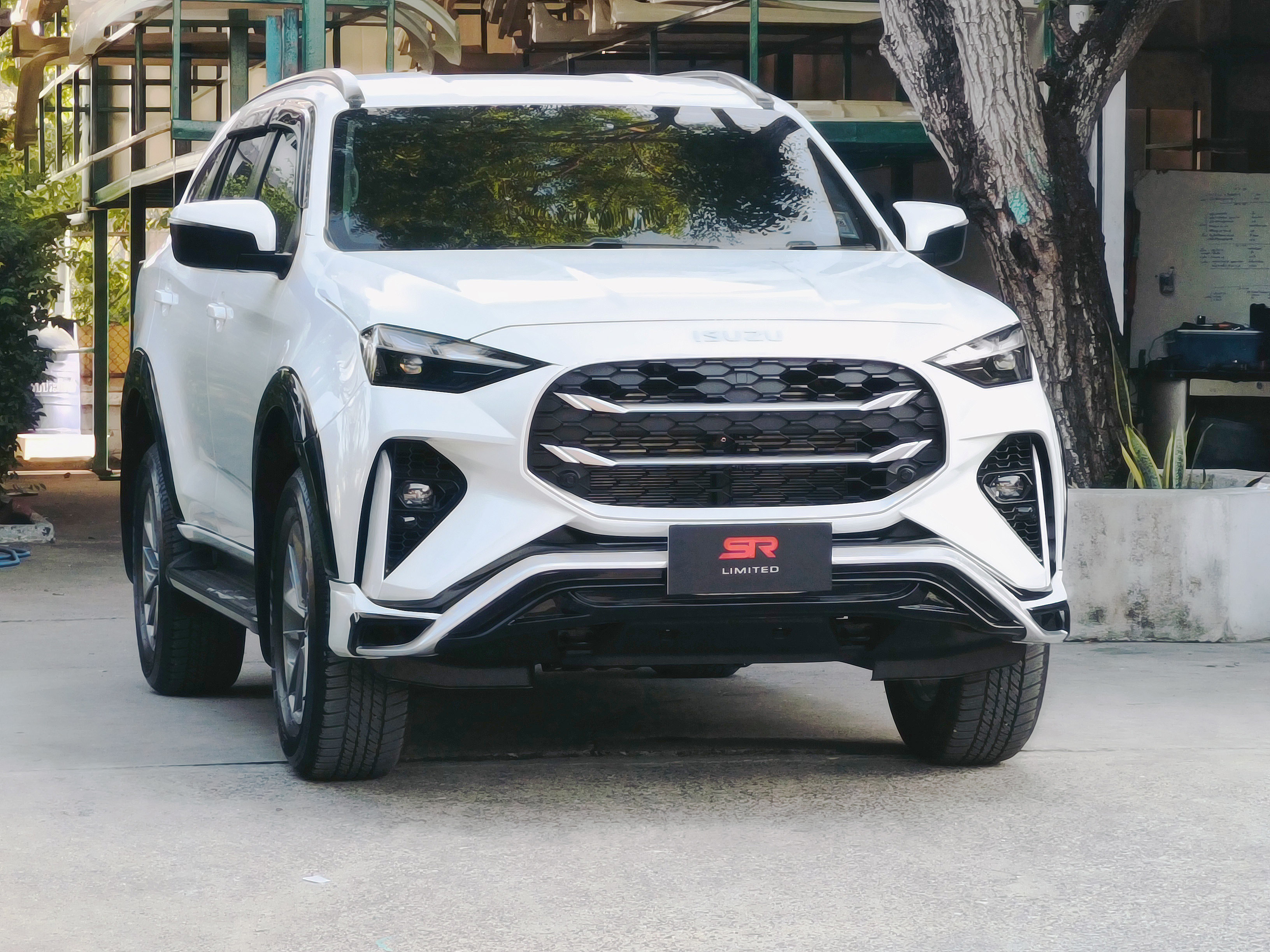 ชุดแต่งรถ All New Isuzu Mu-X 2024-2025 "SR-Limited"