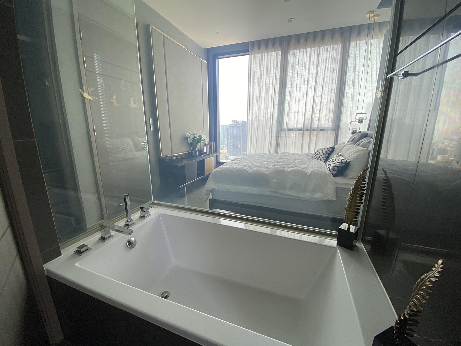 83465-ขายคอนโด The Esse at Singha Complex ใกล้ ARL มักกะสัน