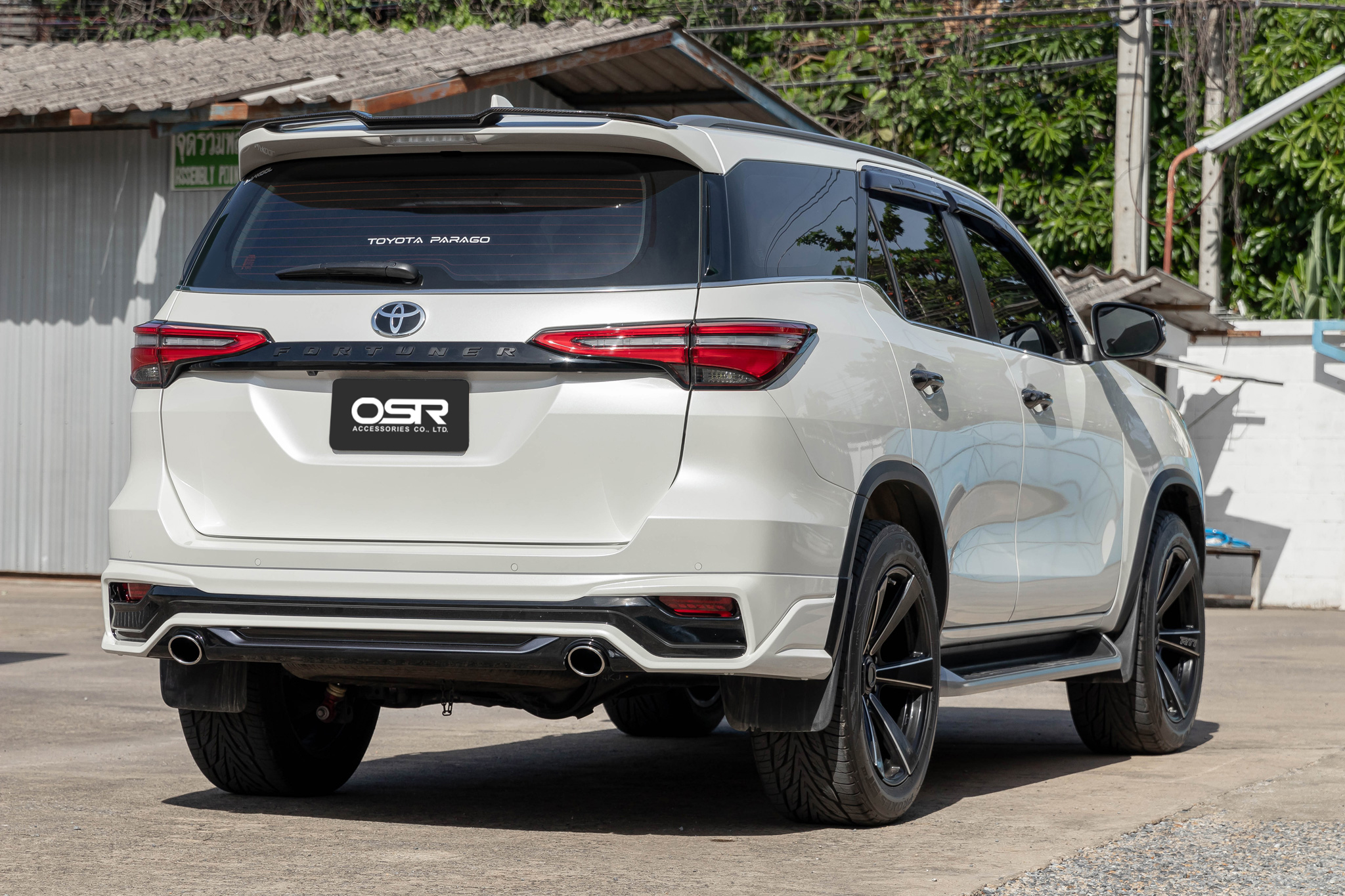 ชุดแต่งรถ-สเกิร์ต-อุปกรณ์แต่งรถ Toyota Fortuner 2020 รุ่นมาตรฐาน (Facelift) ทรง Fair FD-4S