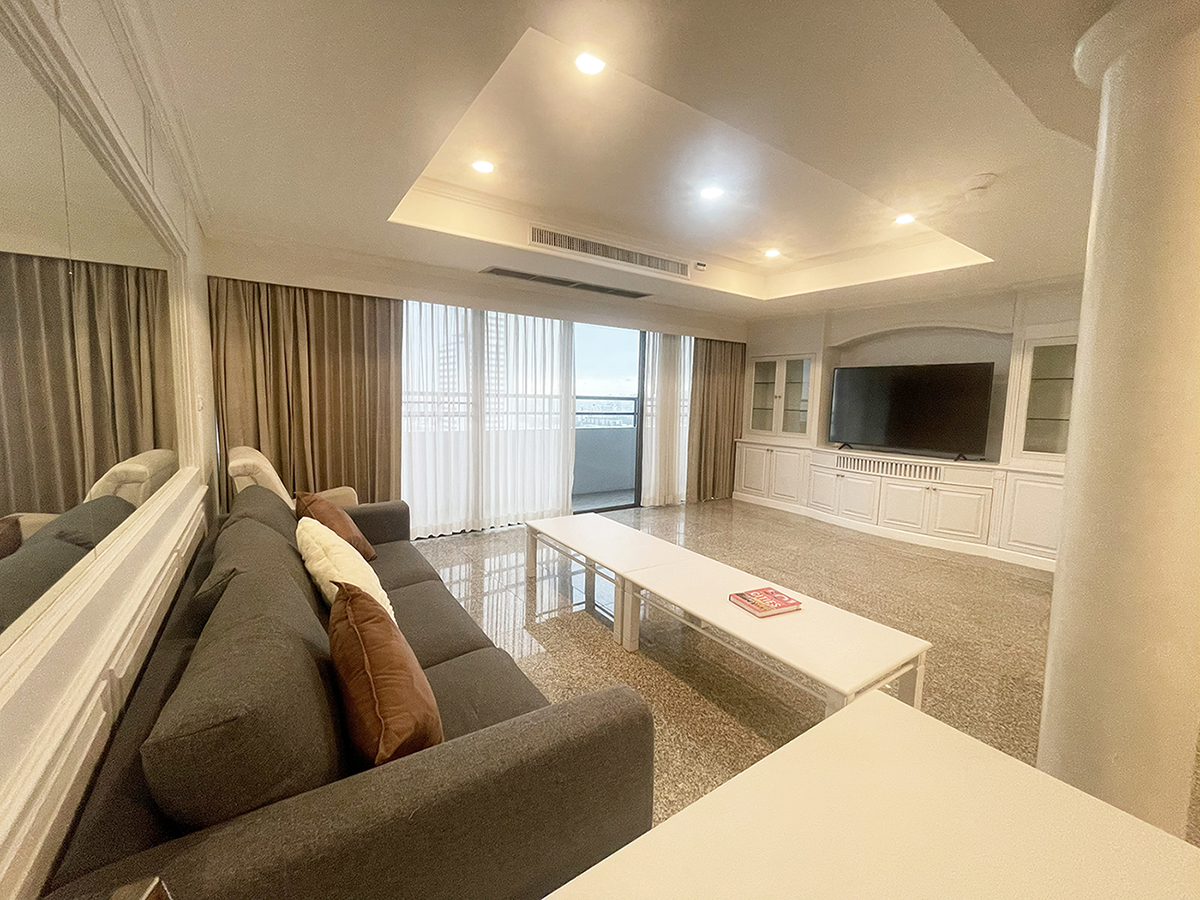 83511 ขายคอนโด ยูนิตพิเศษที่ Oriental Towers เอกมัย