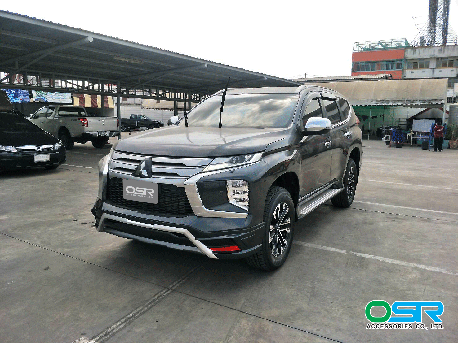 ชุดแต่งรถ-สเกิร์ต-อุปกรณ์แต่งรถ New Mitsubishi Pajero Sport 2020 ทรง AT By OSR