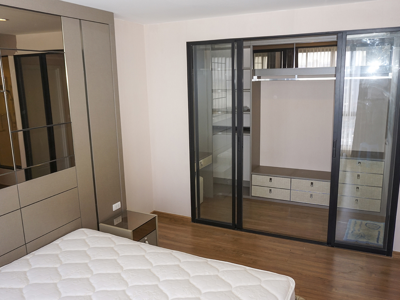 31248-ขายคอนโด เดอะทรี อินเตอร์เชนจ์ ใกล้ MRT เตาปูน บางซื่อ กรุงเทพ