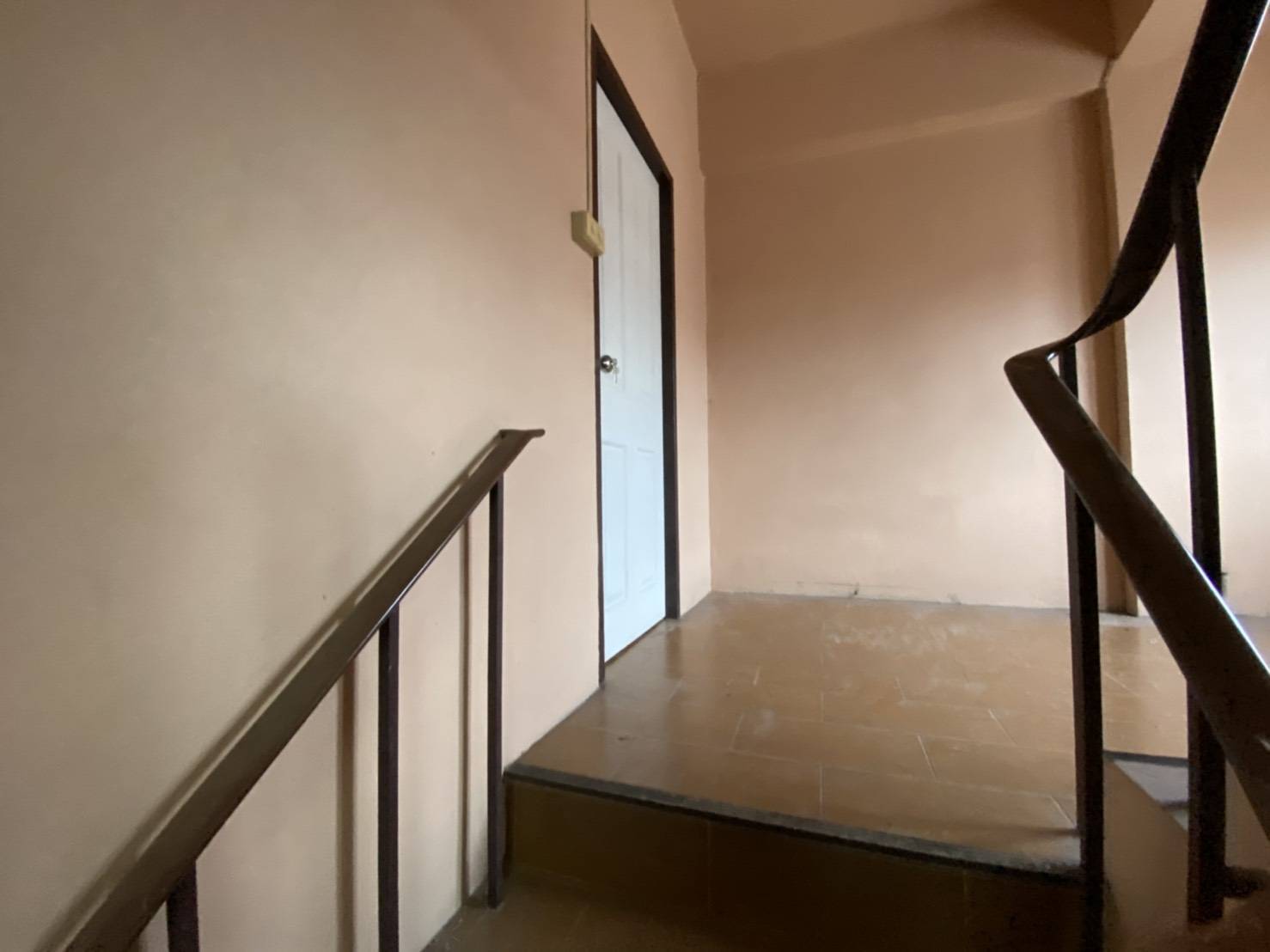 76938-ขายอาคารพาณิชย์ ซอยไกรเกรียงยุค วชิรปราการ ชลบุรี