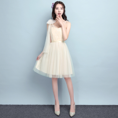 ชุดราตรีสั้นสีเบจพาดไหล่ ช่วงบนผ้าลูกไม้ สม็อคยืดด้านหลัง