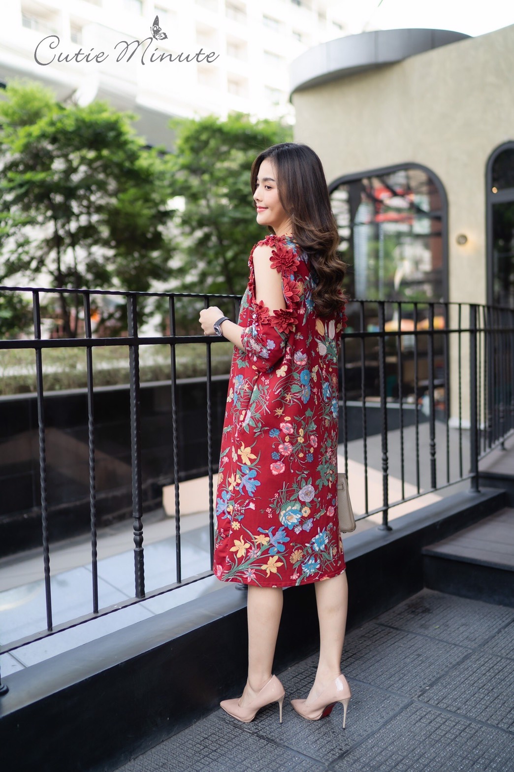 SaLe++#Cutie Minute 14109 เดรสผ้ายืดSpendexเกาหลีเกรดพรีเมียม ผ้าเนื้อเนียนละเอียด ผ้าดีมาก ผ้ายืดได้เยอะมากค่ะ ดีเทลแขนเว้าหัวไหล่ประดับลูกไม้ 3 มิติรอบๆ เดรสเรียบหรูใส่แล้วดูแพงมากค่ะ มีกระเป๋าซ่อน บอกเลยค่ะตัวนี้งานดีสวยมากค่ะ ** Mask ทรงสวยปรับเข้ากับ