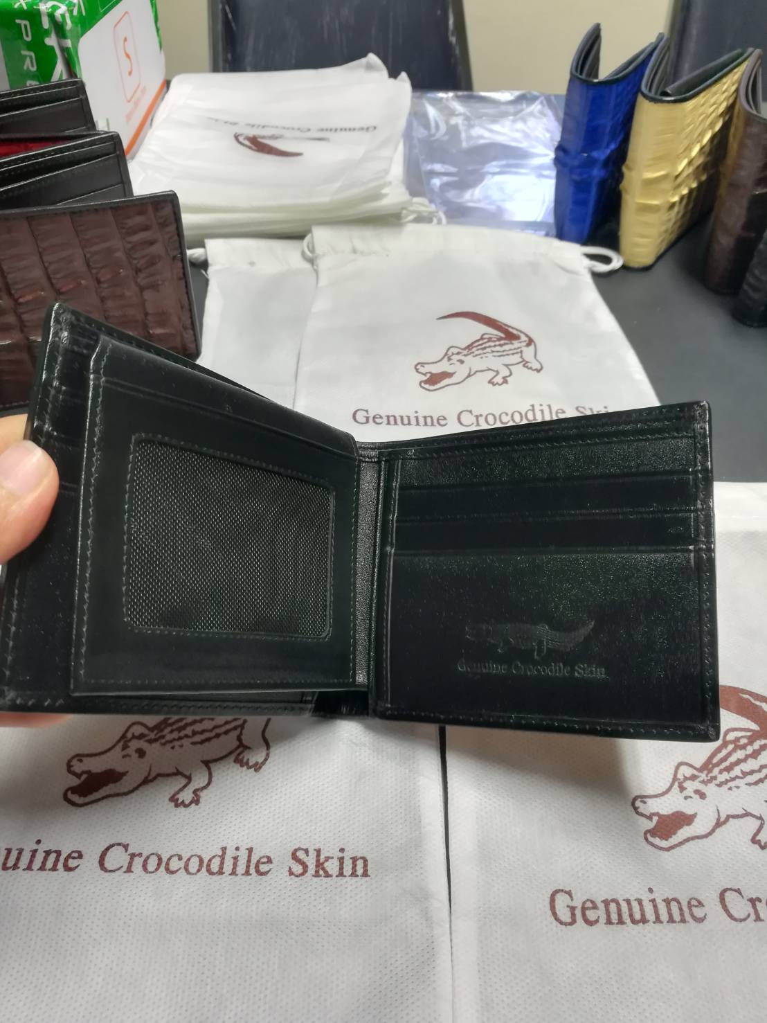 กระเป๋าหนังจระเข้แท้(กระดูกหาง)