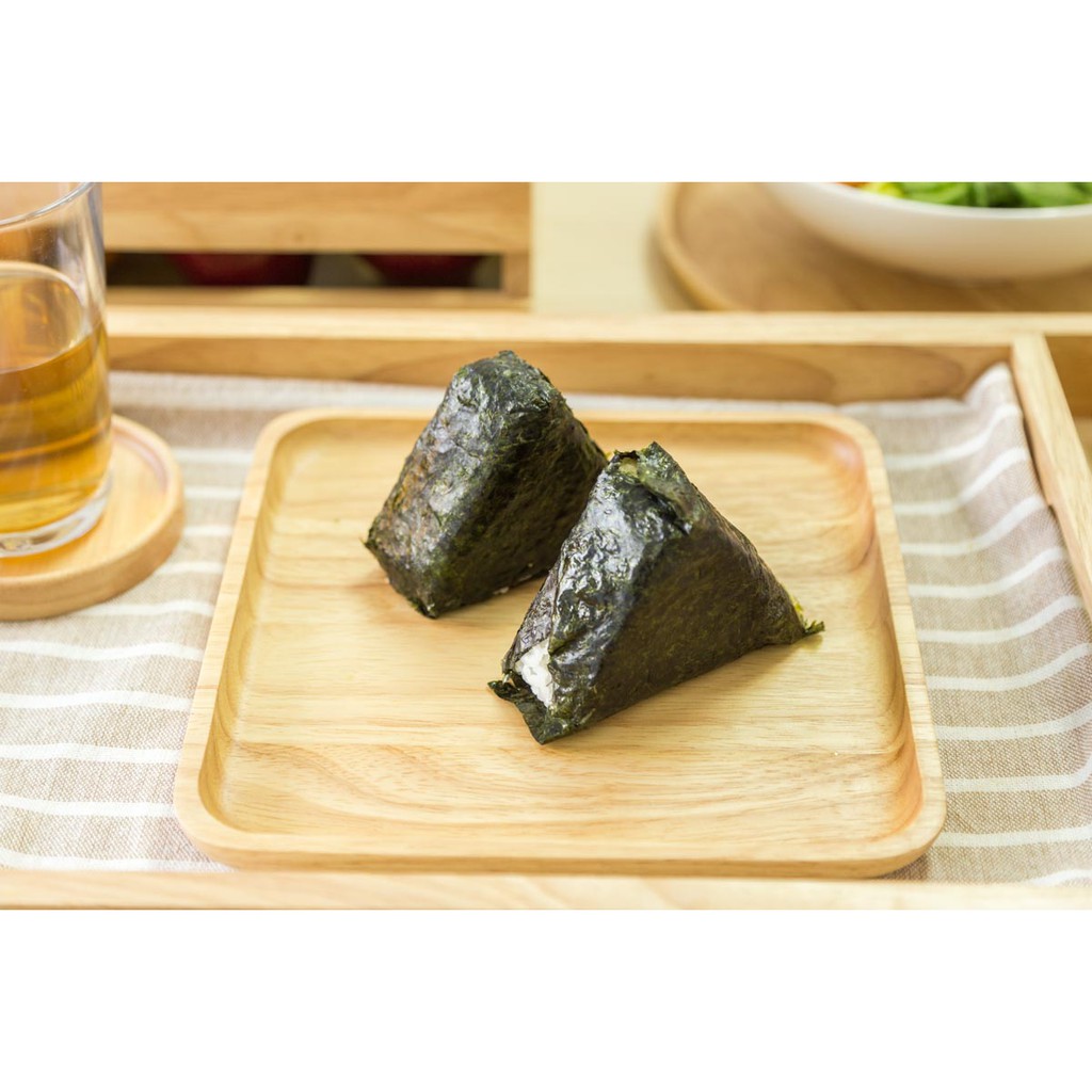 The Wood's Tale จานไม้ ถาดไม้ ทรงสี่เหลี่ยมจตุรัส SQUARE PLATE จากไม้แท้ธรรมชาติ มีสีอ่อนและสีเข้ม มี 2 ไซส์