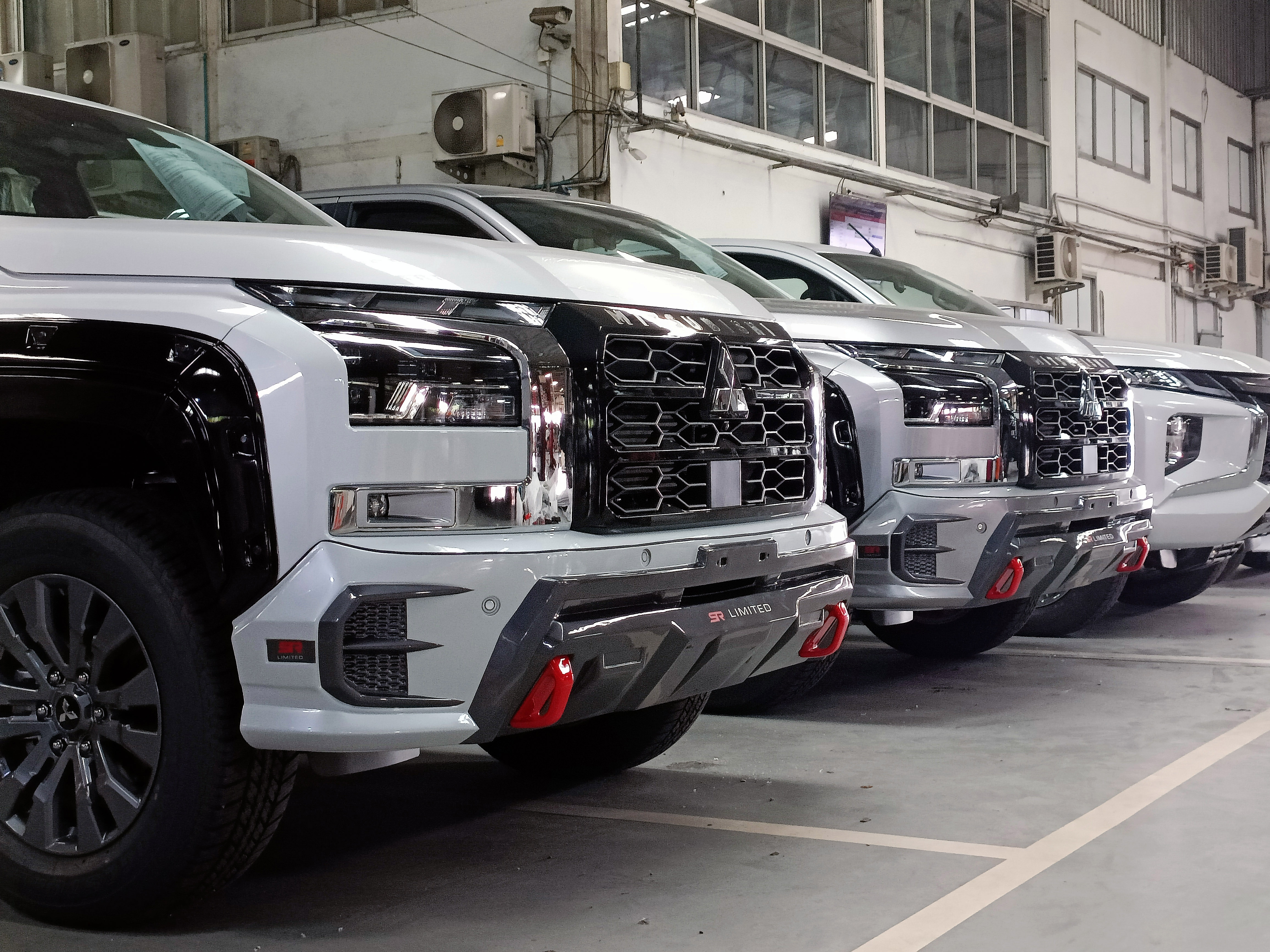 ชุดแต่งรถ New Triton 2023 [Double Cab] ทรง SR-Limited