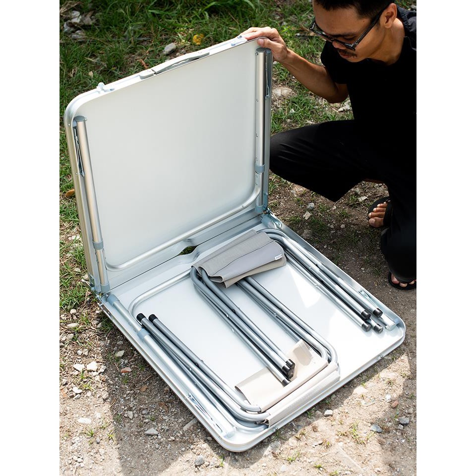 !!สินค้าขายดี!! ชุดโต๊ะสนามพับได้พร้อมเก้าอี้พับ 4 ตัว ชุดโต๊ะปิคนิค Folding Table with Chairs