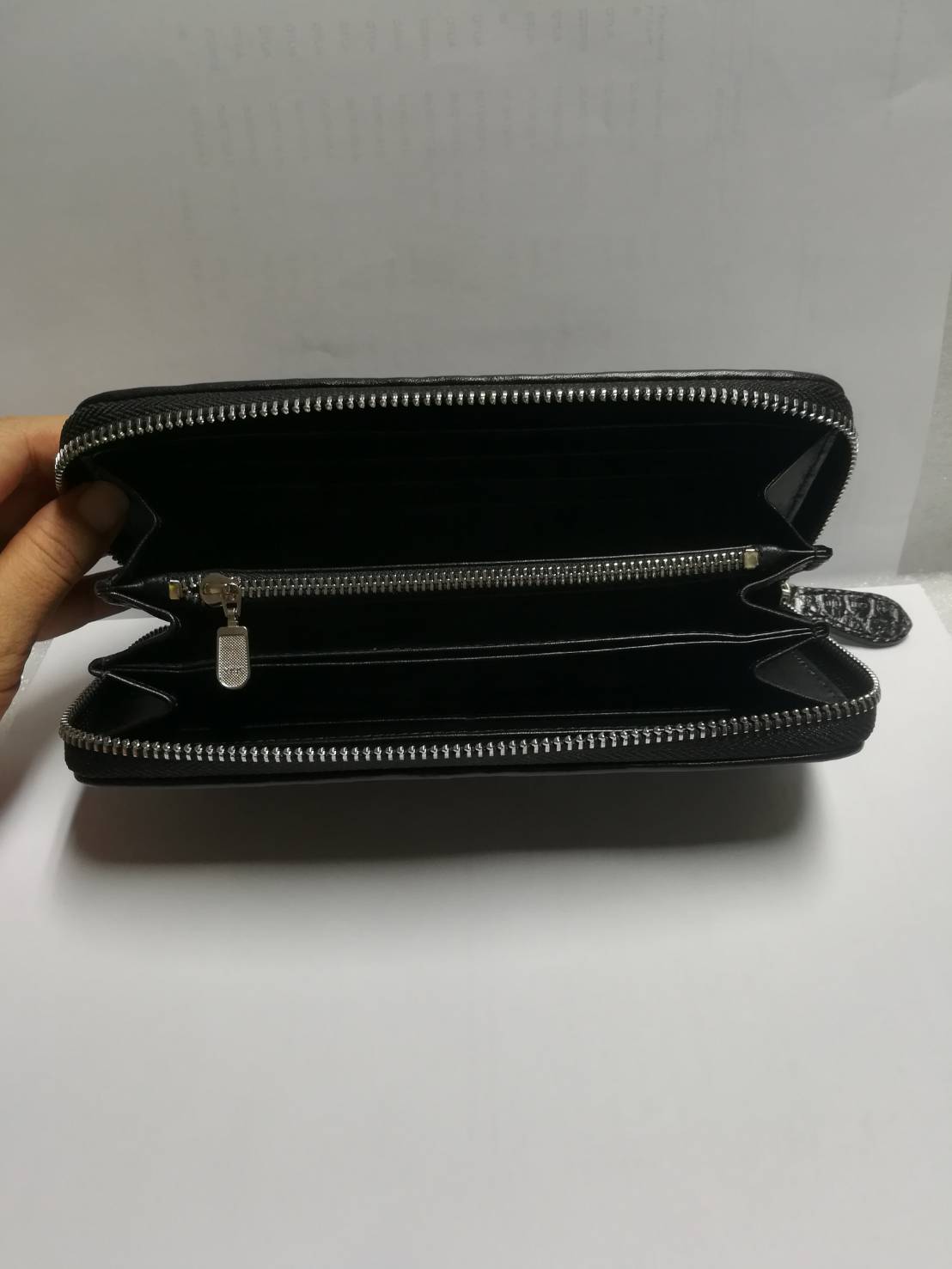 กระเป๋าหนังจระเข้แท้แบบซิปเดี่ยว(หนังท้อง)