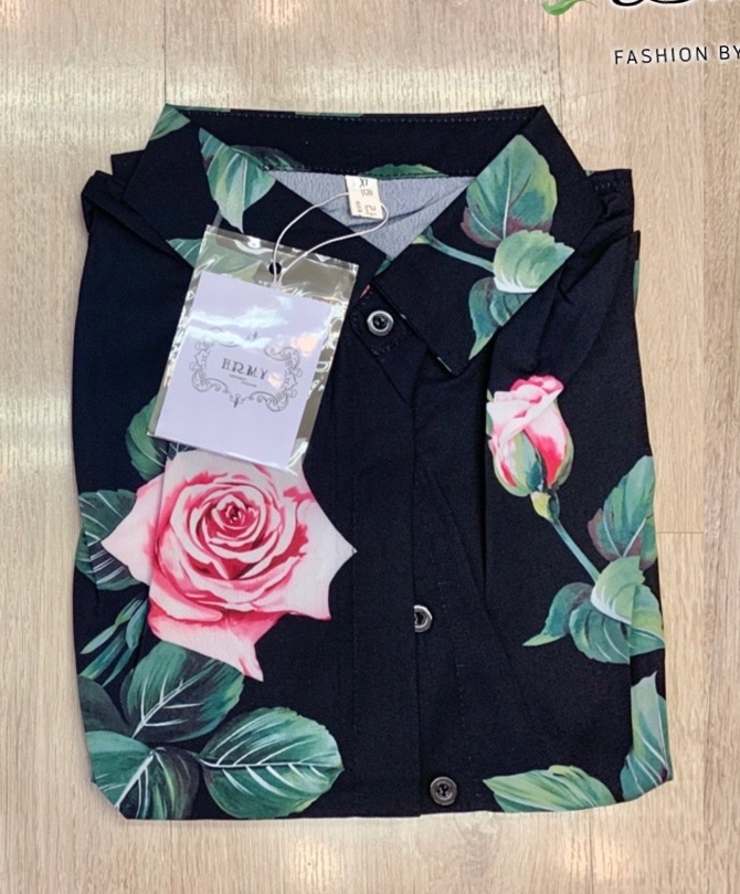Sale++#Daisy B3556 เสื้อเชิ้ตลายกุหลาบ พิมพ์ลายสวยคมชัด ผ้าจอร์เจียนิ่ม แบบแขนยาวกระดุมหน้า ใส่แมทช์ง่ายได้หลายชุดค่ะ 🌟สีดำ 🎗ไซส์ 🎗อก 38” 🎗ยาว 23” ลายแต่ละตัวอาจแตกต่างกันเล็กน้อยอยู่ที่การวางผ้า ดูน้อยลง