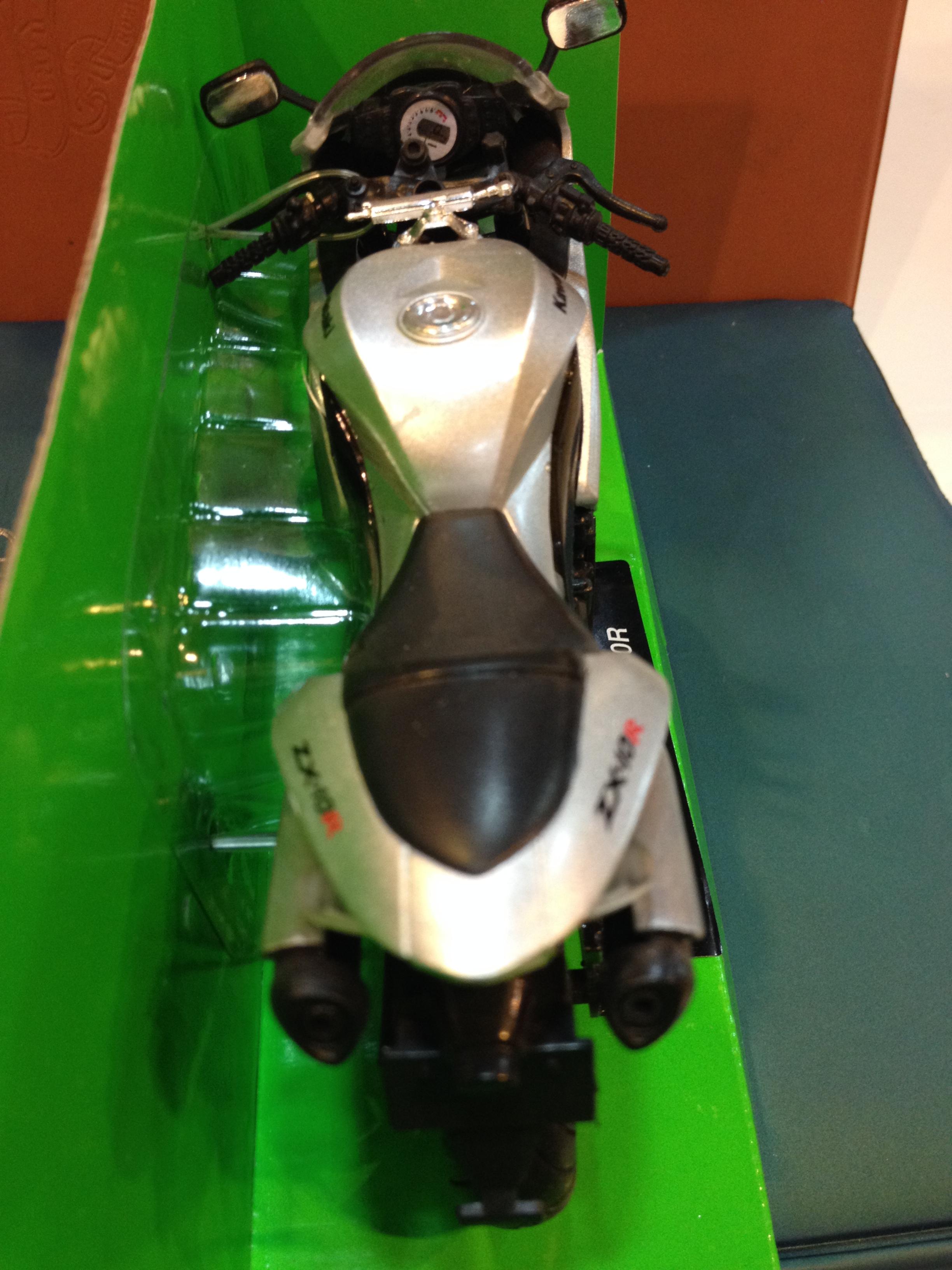 1:12 KAWASAKI ZX-10R