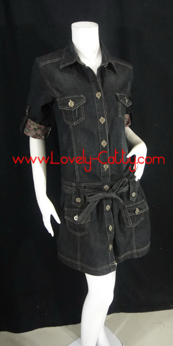 Sale++D6521--Dressผ้ายีนส์ COCO คอเชิ้ตสีดำ แขนพับติดกระดุมพร้อมติดผ้าลายดอก กระโปรงสั้น ผูกโบว์เอวได้ มีกระเป๋ากระโปรง