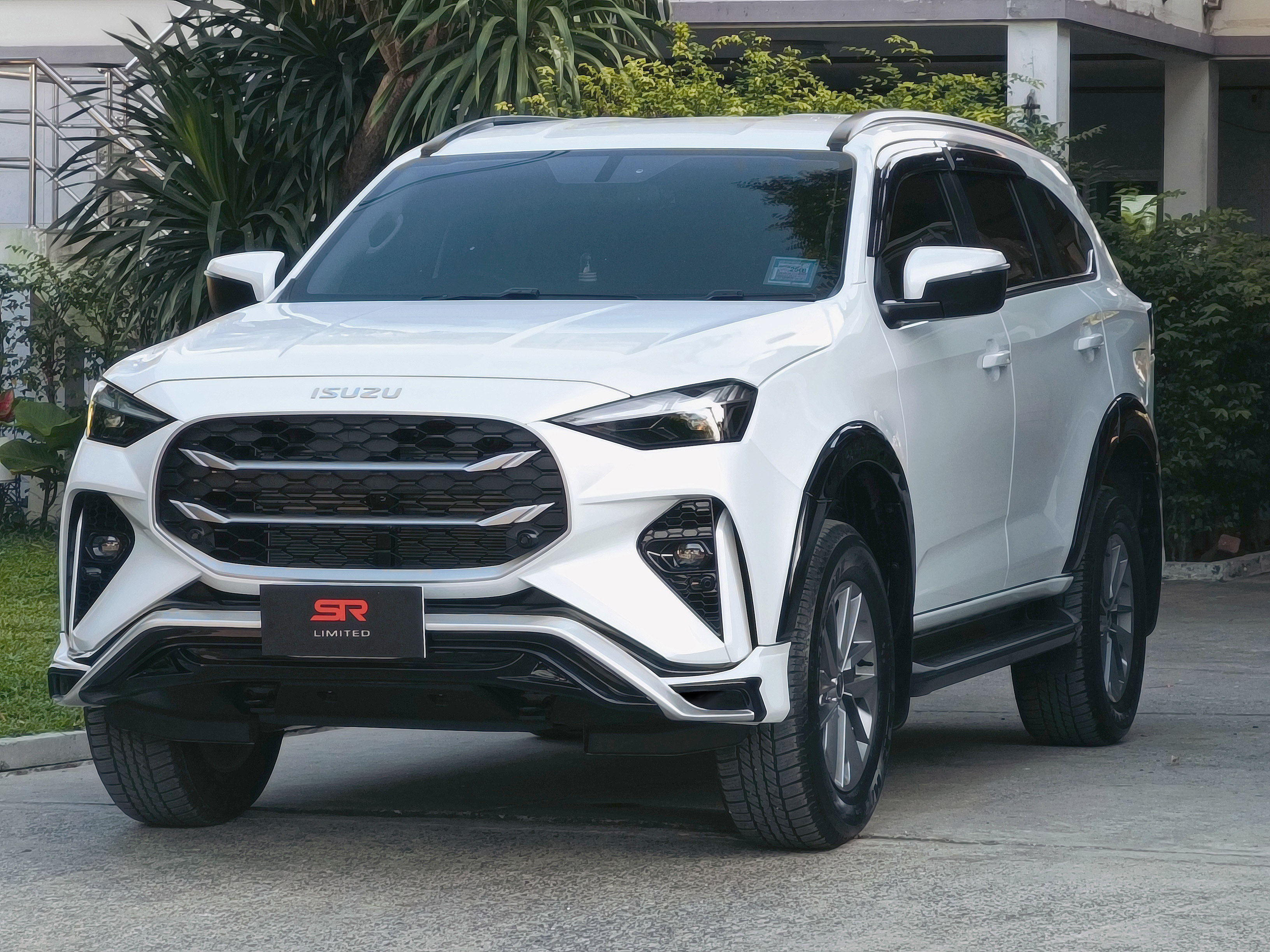 ชุดแต่งรถ All New Isuzu Mu-X 2024-2025 "SR-Limited"