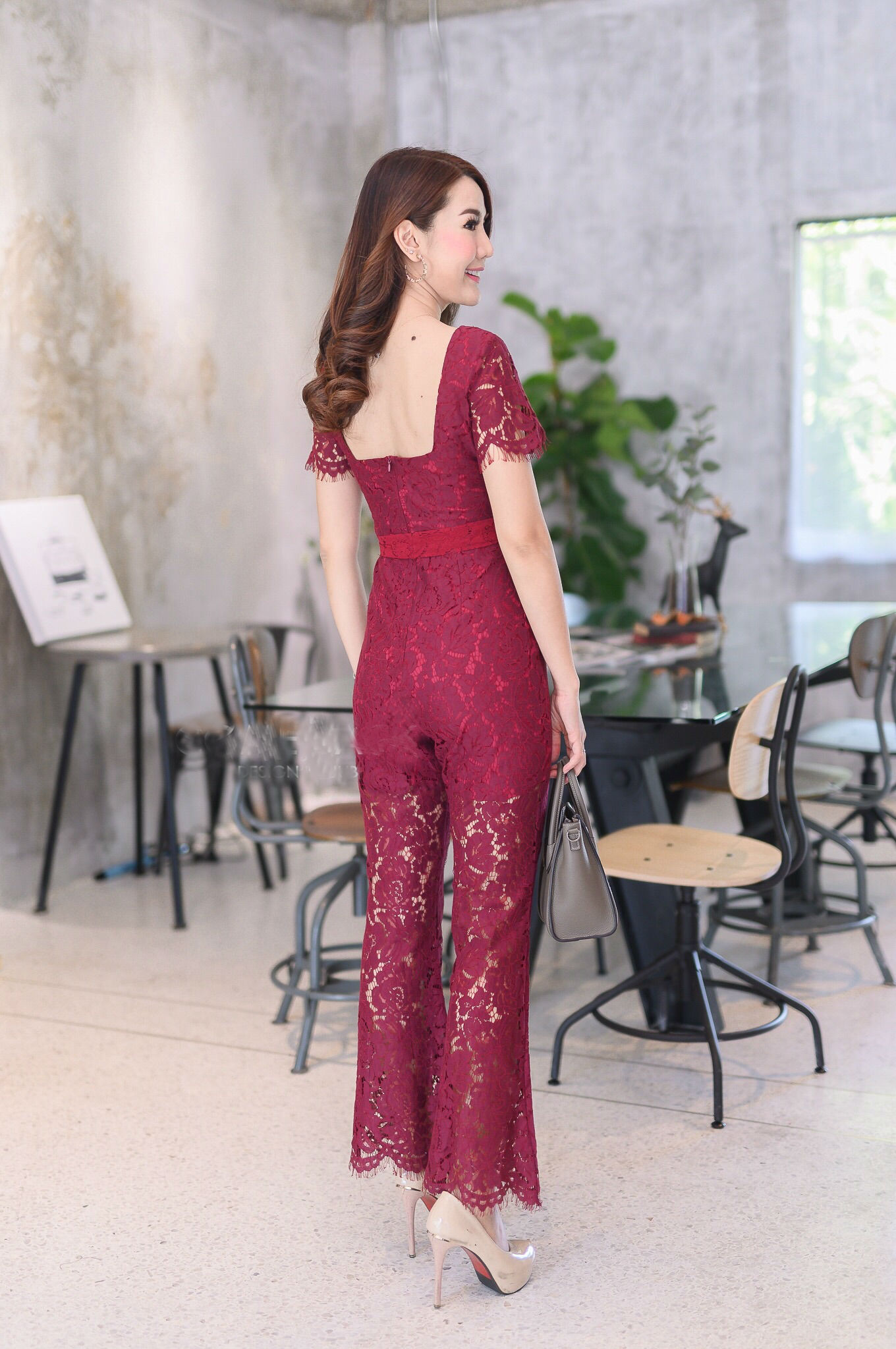 JS0064 จั๊มสูทเกาหลี จั๊มสูทแฟชั่น จั๊มสูทลูกไม้ เสื้อลูกไม้ ชุดไปเที่ยว ชุดออกงาน ชุดลูกไม้ ชุดไปงานแต่ง (สีแดง)