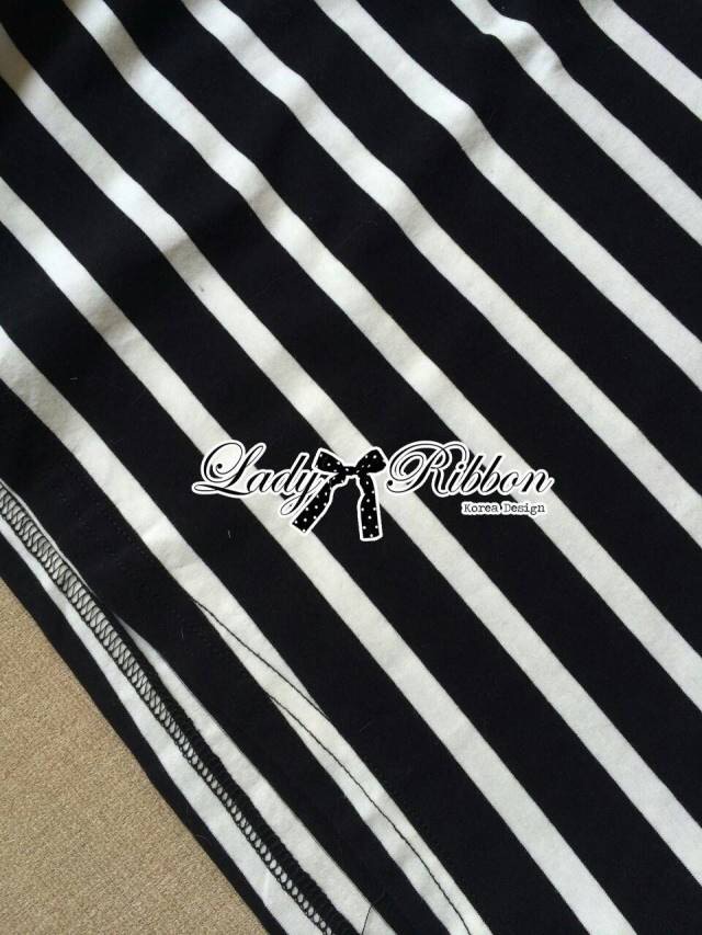 Sale++Lady Ribbon ** D7882**อก34-38**Lady Monica Sassy Body-Con Striped Dress เดรสทรงบอดี้คอนพิมพ์ลายทาง cut-out ช่วงไหล่ เหมาะกับสาวตัวเล็กๆ ตัวนี้ทรงชุดจะเป็นแบบบอดี้คอนเข้ารูป เน้นสัดส่วน มีดีเทลเก๋ๆช่วงไหล่ เป็นทรงคัทเอาท์เปิดไหล่บางส่วน เหมาะกับสาวสไ