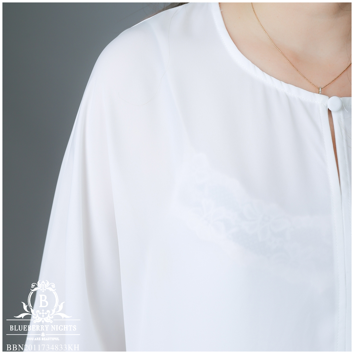 Sale++#Blueberry Nights B3610 เสื้อเชิ้ตชีฟองแขนยาว สีพื้นเรียบหรู ผ้าชีฟองเบรนด์เนื้อนุ่มสวยสุดหรู ผ้าเนื้อดีสัมผัสนุ่มใส่สบายมากๆค่ะ แพทเทิร์นเสื้อเชิ้ตแขนยาวติดกระดุมปลายแขน ช่วงล่างของแขนผ่าสวยเก๋ 4 สีคลาสสิค สีเขียว/ สีเทา/ สีเหลือง/ สีขาว ขนาด รอบอก