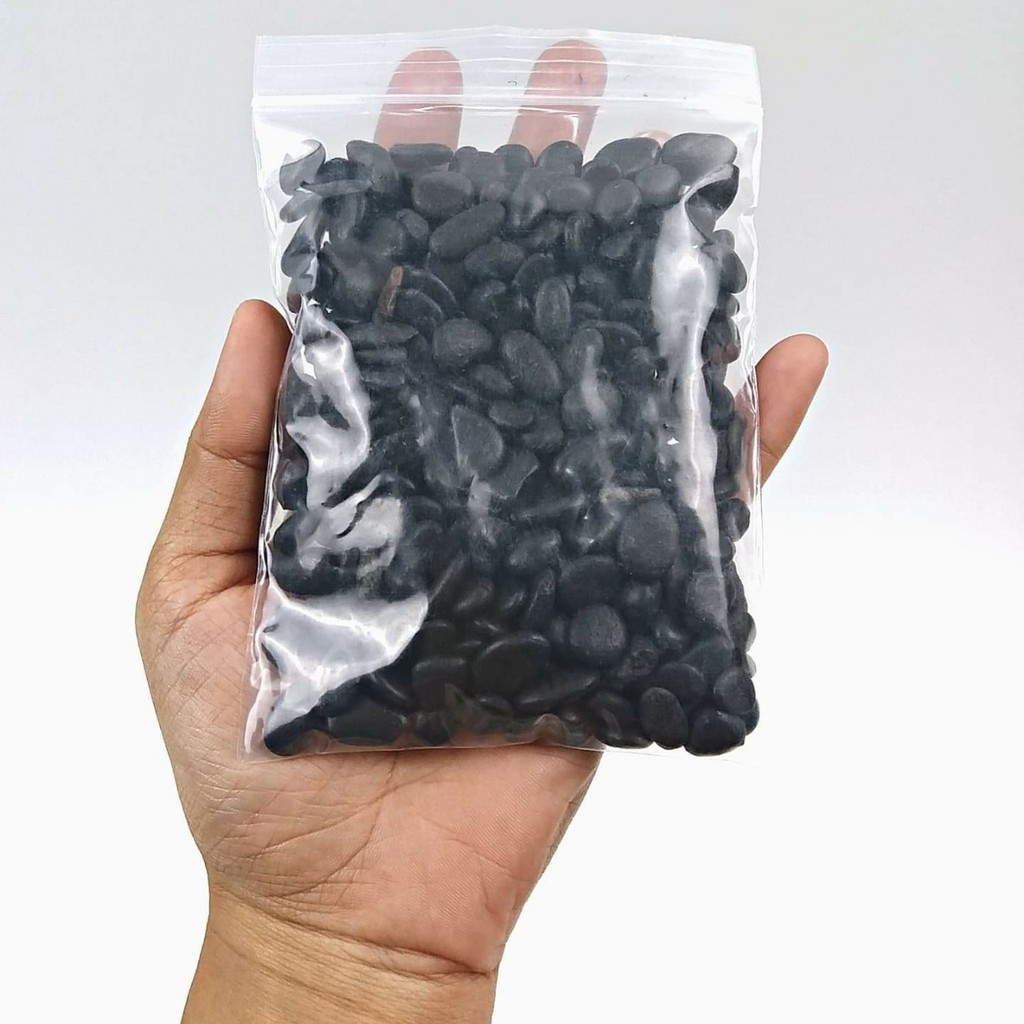 หินดำกลม ปริมาณ 200 กรัม หินกระบองเพชร หินใส่กระถางเล็กๆ หินแม่น้ำ หินใส่แจกัน หินตกแต่งสวนถาด หิน หินสี ต้นไม้