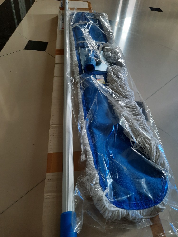 Tomkada - ชุดไม้ถูพื้น ดักฝุ่นได้ยอดเยี่ยม ม็อพดันฝุ่น หน้ากว้าง 100 ซม. ใยสีขาวครบชุด