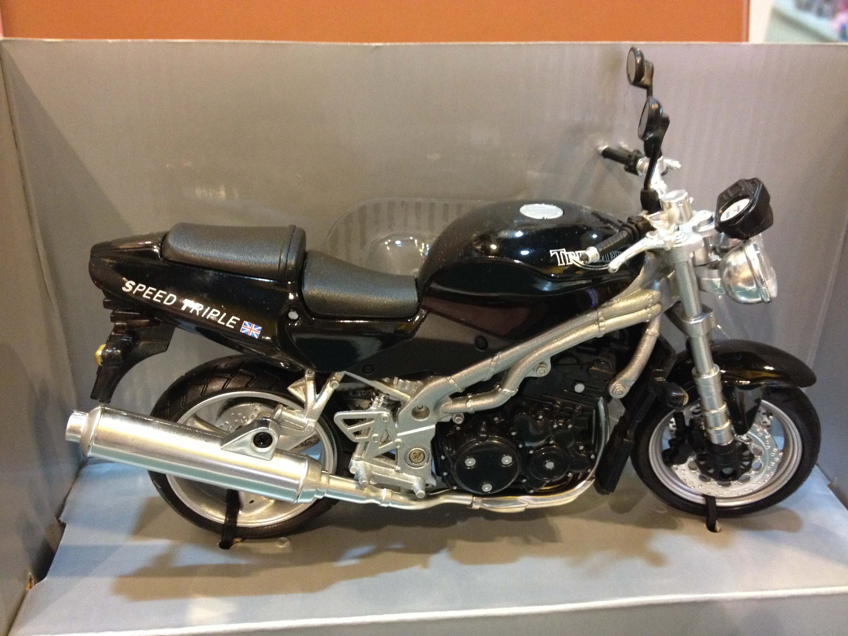 1:12 TRIUMPH SPEED TRIPLE