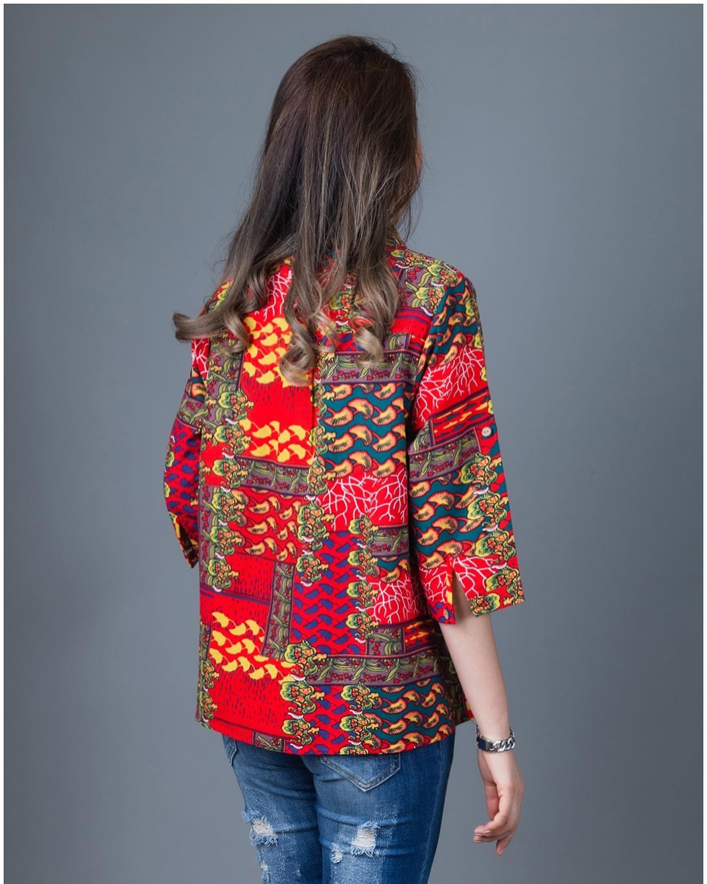 Sale+++#Blueberry Nights B3686 เสื้อผ้าฝ้ายธรรมชาติผสมลินินเนื้อดีเกรดพรีเมี่ยม เนื้อผ้านุ่มใส่สบายมากๆๆ ดีเทลเสื้อเชิ้ตกระดุมหน้า 4 เม็ด พิมพ์ลายสีสันสดใส ปลายแขนเชิ้ตติดกระดุม มีสายพับล็อคแขน เหมาะสำหรับสาวๆรอบอก(36-44) ใส่สบายมากๆ ใส่เที่ยวชิลล์ๆสวยๆ พ