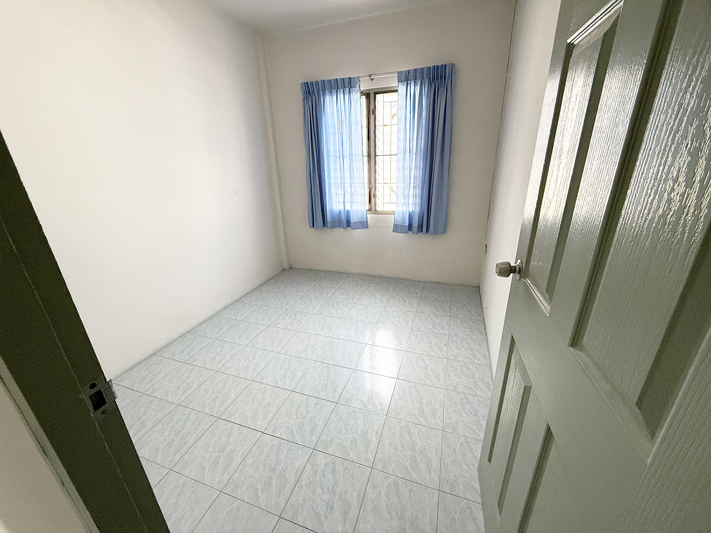 86372 ขายทาวน์เฮ้าส์ หมู่บ้านเดอะคันทรีเมืองใหม่2 เสม็ด เมืองชลบุรี