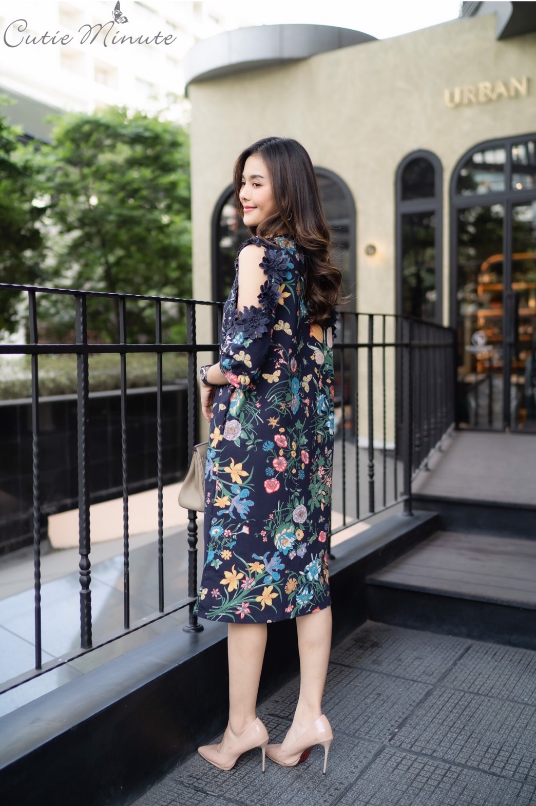 SaLe++#Cutie Minute 14109 เดรสผ้ายืดSpendexเกาหลีเกรดพรีเมียม ผ้าเนื้อเนียนละเอียด ผ้าดีมาก ผ้ายืดได้เยอะมากค่ะ ดีเทลแขนเว้าหัวไหล่ประดับลูกไม้ 3 มิติรอบๆ เดรสเรียบหรูใส่แล้วดูแพงมากค่ะ มีกระเป๋าซ่อน บอกเลยค่ะตัวนี้งานดีสวยมากค่ะ ** Mask ทรงสวยปรับเข้ากับ