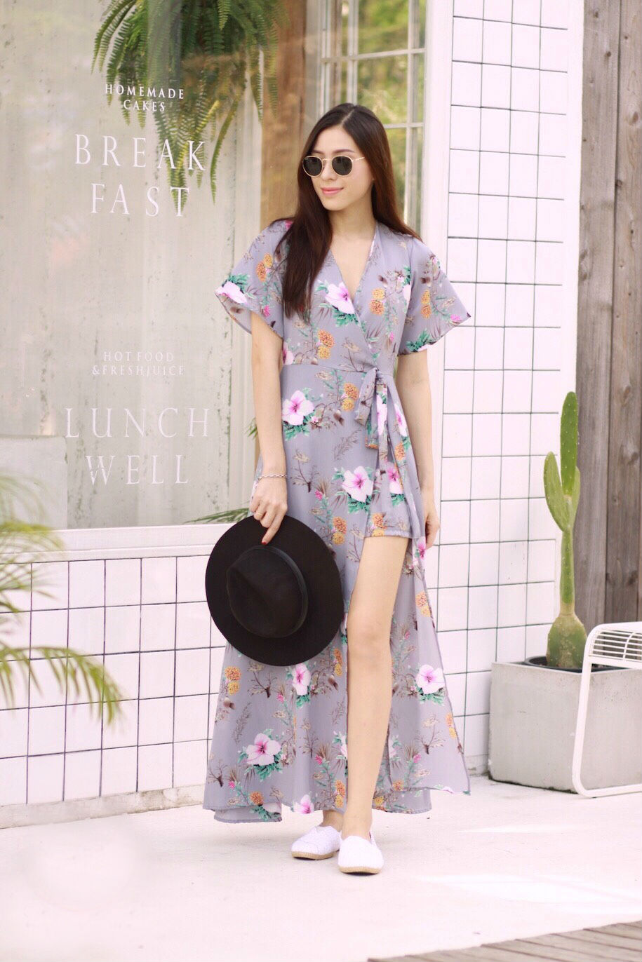 MD0026 เสื้อผ้าแฟชั่นเกาหลี เดรสเกาหลี เดรสยาว เดรสแฟชั่น แม็กซี่เดรส Maxidress ลายดอก Maxi Dress (เทา)