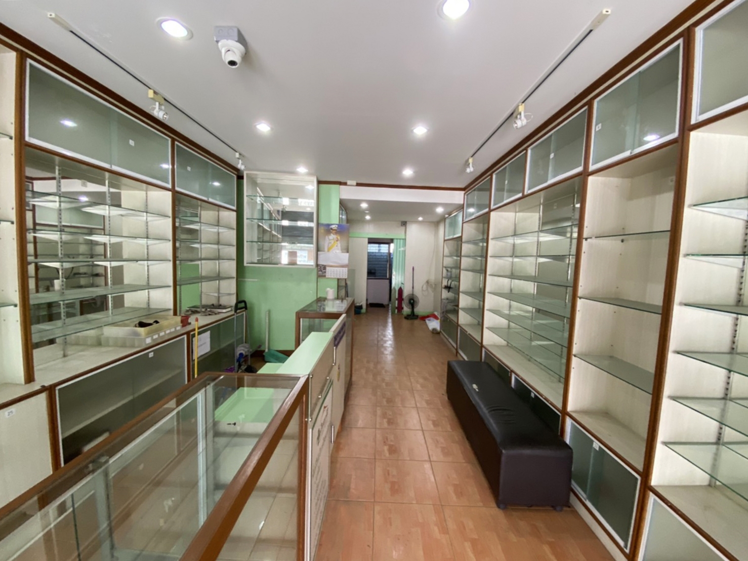 73628-ขายอาคารพาณิชย์ ถนนพระยาสัจจา แยกคีรี ชลบุรี