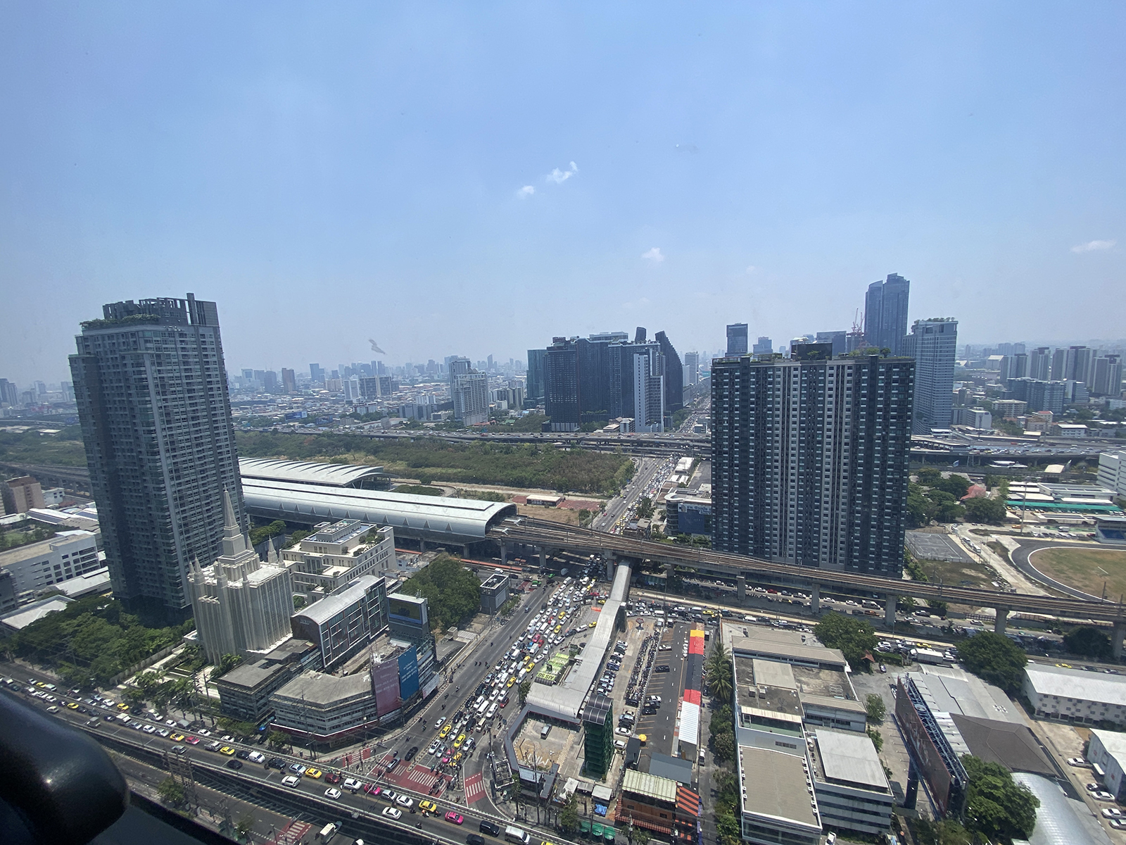 83465-ขายคอนโด The Esse at Singha Complex ใกล้ ARL มักกะสัน