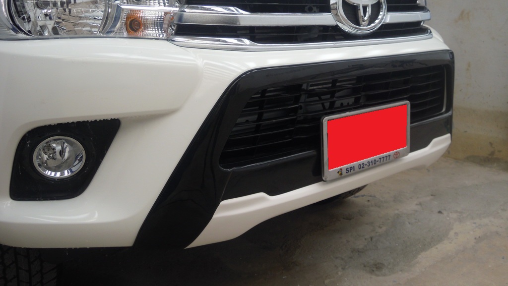 ของแต่งรถ New Hilux Revo 2015 "ครอบช่องลมกันชนหน้า OEM"