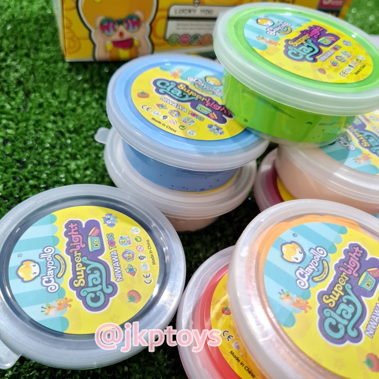 เซตดินเบาเกาหลี 12 กระปุกพร้อมคู่มือปั้นเเละอุปกรณ์ ในชุดประกอบด้วย