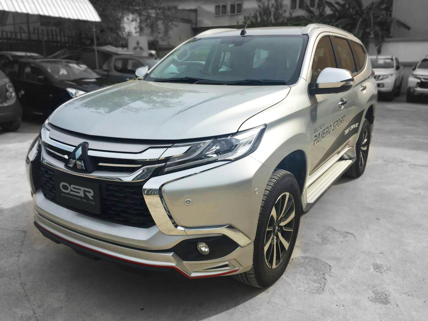 ชุดแต่งรถ สเกิร์ต-สปอยเลอร์ Pajero Sport 2016 ทรง M-Sport by OSR