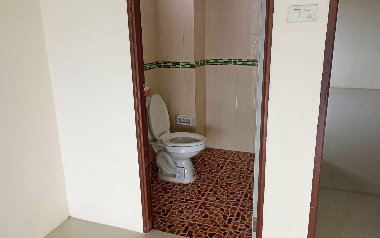 75010-ขายอาคารพาณิช์ หลังมุม สุรณรงค์ 10 ถนนสุขุมวิท บ้านสวน ชลบุรี