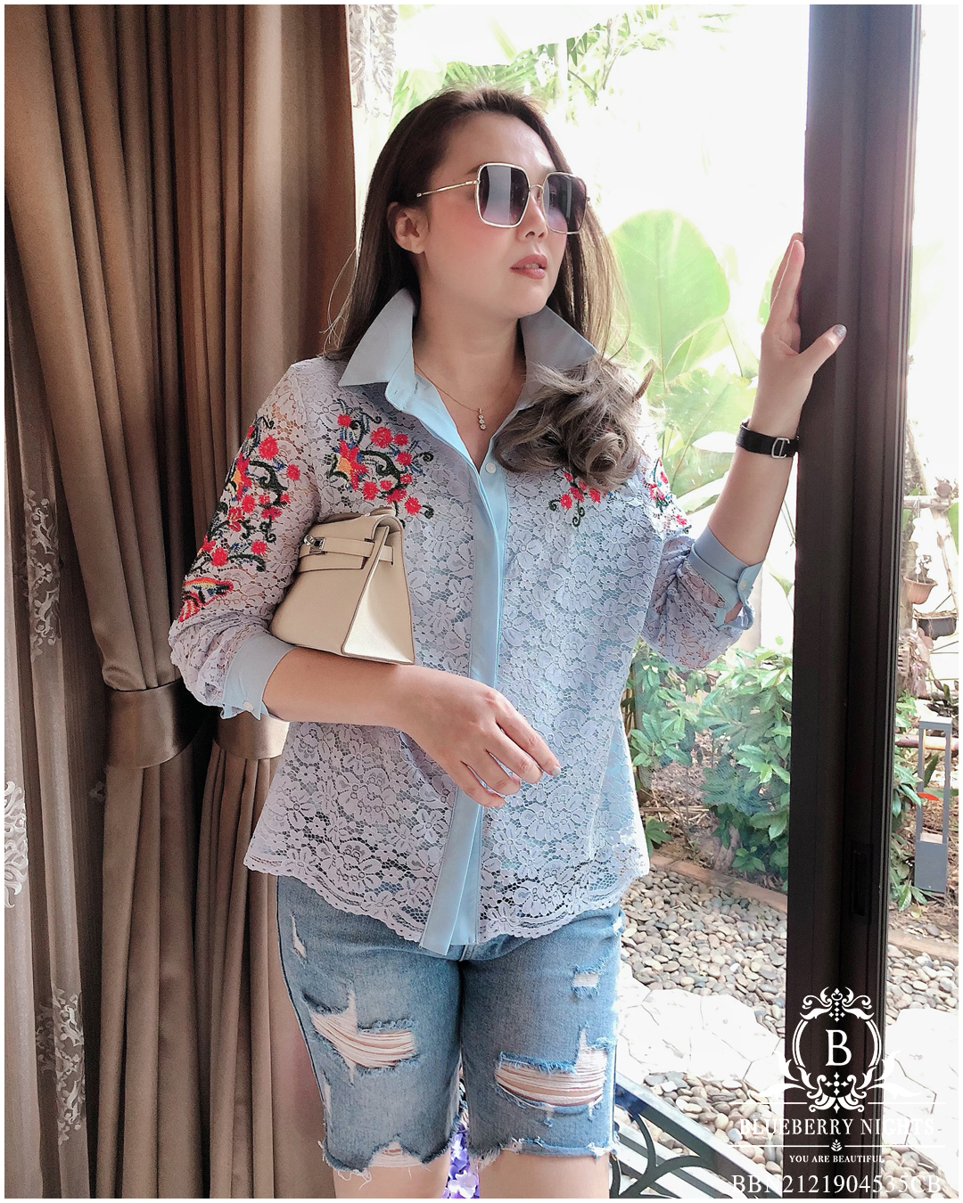 Sale++#Blueberry Nights B3641 เสื้อเชิ้ตลูกไม้อิตาลีปักลายดอกไม้ ผ้าลูกไม้อิตาลีเกรดพรีเมี่ยมเนื้อนุ่มเบาใส่สบายมากค่ะ แพทเทิร์นเสื้อเชิ้ตกระดุมหน้ายาวตลอด ดีเทลด้านหน้าปักดิ้นลายดอกไม้สวยหรูค่ะ มีซับในทั้งตัว ♡เหมาะสำหรับสาวๆรอบอก(36-44)♡ ร